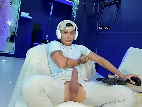 strong dick7in online show from May 7, 2026, 10:37 pm