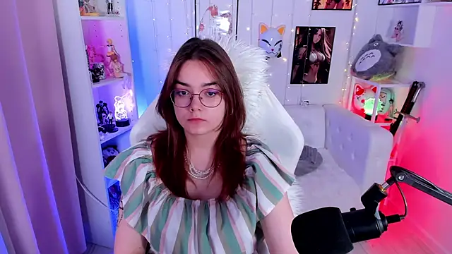 Lily  Evans online show from November 23, 2025, 4:12 am