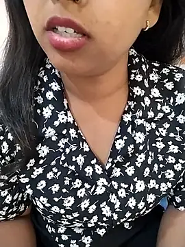 Snapshot of Sexy_Divya__ chatting on May 9, 2026, 6:18 am Sexy Divya online show from May 9, 2026, 6:18 am