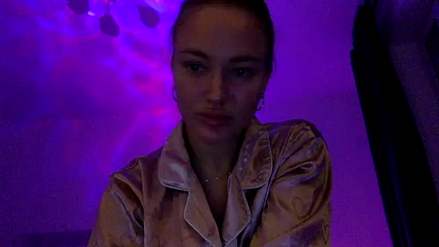 Snapshot of ToriLori chatting on November 8, 2025, 6:29 pm ToriLori online show from November 8, 2025, 6:29 pm