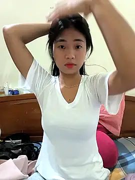 Lynly k2 online show from March 5, 2026, 3:35 am