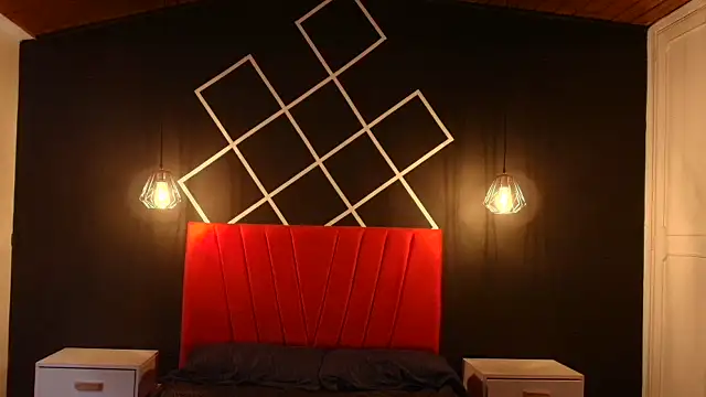 Logan Chloe online show from November 21, 2025, 12:59 pm