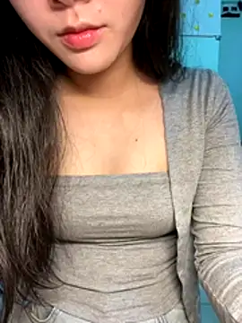 Snapshot of Lynn-122 chatting on November 30, 2025, 4:11 pm Lynn-122 online show from November 30, 2025, 4:11 pm