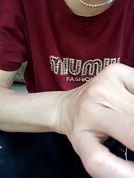 Snapshot of Lynn-122 chatting on April 13, 2026, 6:30 am Lynn-122 online show from April 13, 2026, 6:30 am