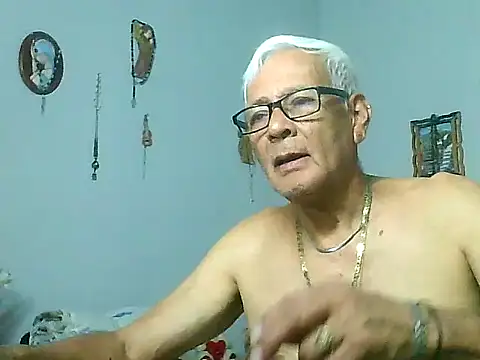 dirtysluttyfist online show from December 17, 2025, 1:11 am