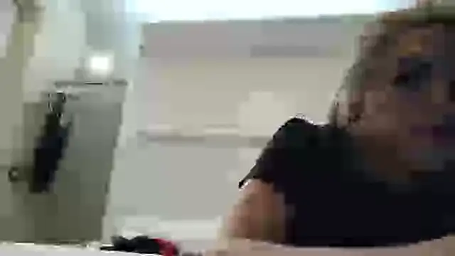 Snapshot of ESTRELLABERECHUCKY chatting on April 4, 2026, 7:11 pm ESTRELLABERECHUCKY online show from April 4, 2026, 7:11 pm