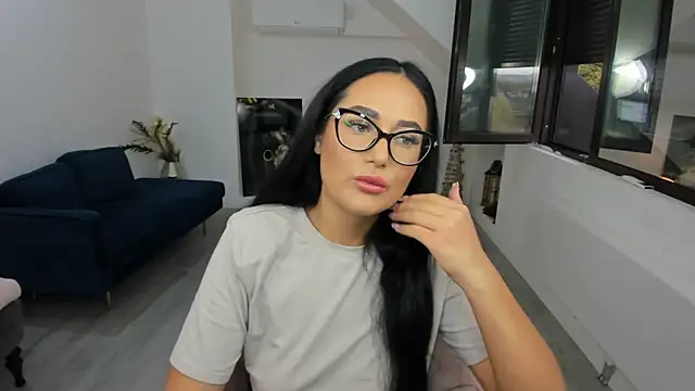 AnyaEvy online show from November 12, 2025, 5:30 am