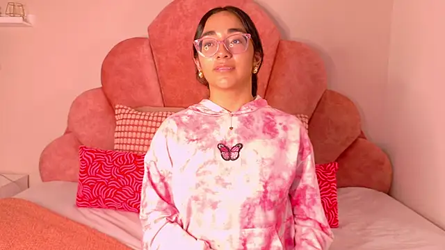 NicoletCherry   online show from November 13, 2025, 7:46 pm