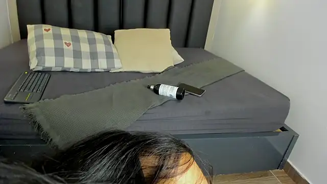 NicoletCherry   online show from December 1, 2025, 7:52 pm