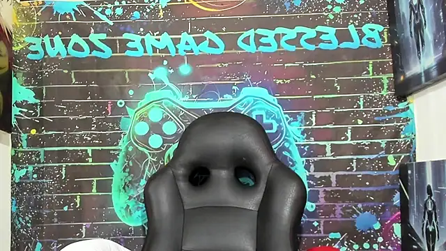 Timmy Kiing  online show from August 7, 2026, 9:39 pm