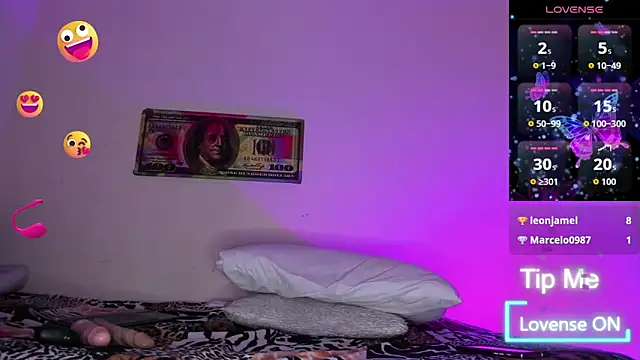 annahotdoll online show from April 16, 2026, 3:35 pm