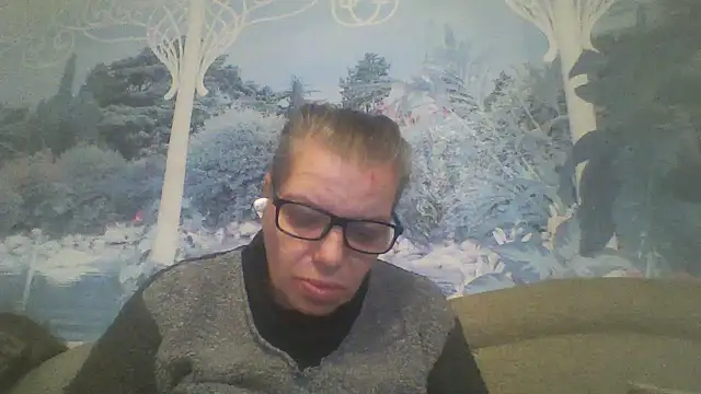 Avery3452 online show from November 8, 2025, 7:41 am