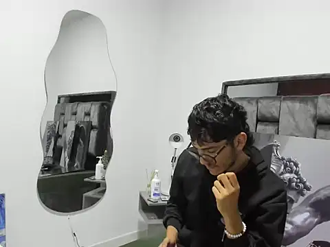 maximoseductor online show from November 8, 2025, 3:18 am