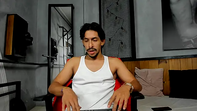 DylanRay 18 online show from November 9, 2025, 7:12 pm