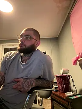 trickydickydaddy online show from December 4, 2025, 1:26 am