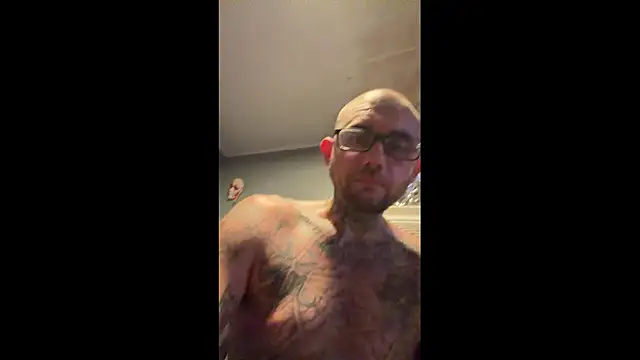 Snapshot of trickydickydaddy chatting on May 19, 2026, 3:35 am trickydickydaddy online show from May 19, 2026, 3:35 am