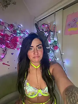 ValayaNoire online show from February 19, 2026, 3:24 am