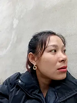 Lyla john online show from December 16, 2025, 9:47 am