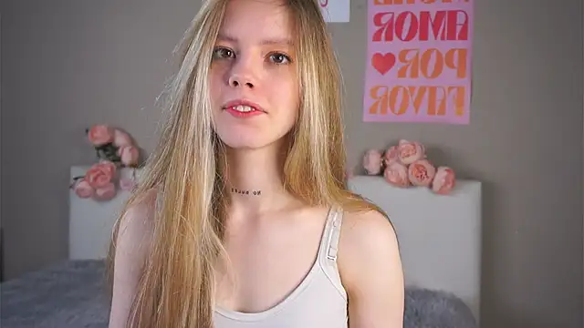 TiffinyMergist online show from November 26, 2025, 7:37 pm