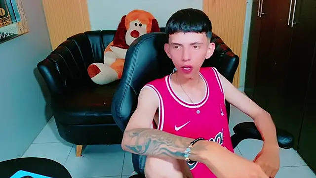 Arthur Loui online show from November 9, 2025, 12:36 pm