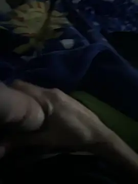 groschibre40100 online show from December 16, 2025, 11:21 pm