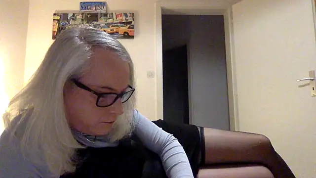 nicohumm online show from March 15, 2025, 8:43 pm