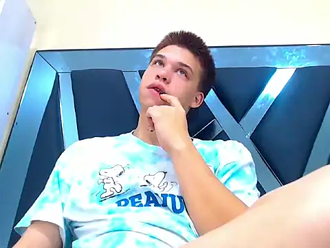 Liam York  online show from January 13, 2026, 9:09 pm