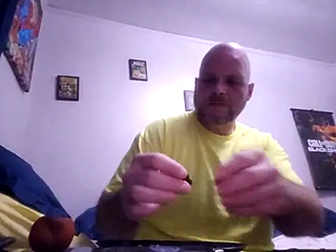 Snapshot of Slimsang69 chatting on November 9, 2025, 5:39 am Slimsang69 online show from November 9, 2025, 5:39 am