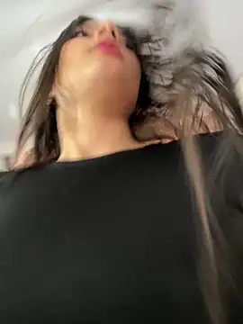 EmmiiGlow online show from February 13, 2026, 9:33 pm