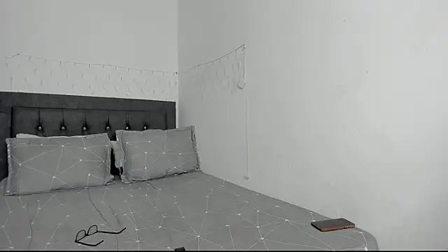 tanysha 003 online show from December 16, 2025, 4:06 am