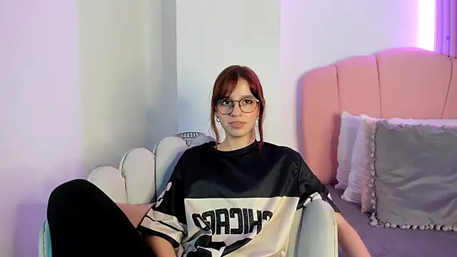 scarlett smith 3 online show from March 2, 2026, 5:08 am