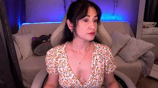 CarolinaaFoxyyy online show from November 27, 2025, 1:35 pm