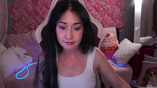 Snapshot of CarolinaaFoxyyy chatting on May 22, 2026, 6:35 pm CarolinaaFoxyyy online show from May 22, 2026, 6:35 pm