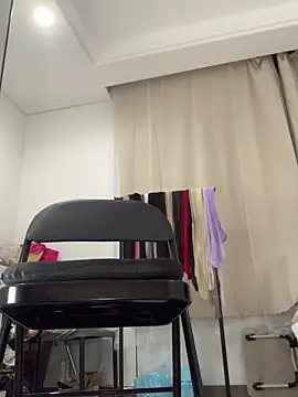 hoho-is online show from April 17, 2026, 1:47 pm