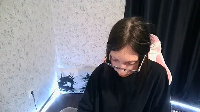 cupcakevice online show from January 5, 2026, 5:27 pm