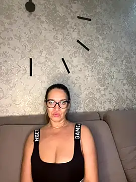 Milana8263 online show from November 10, 2025, 9:03 pm