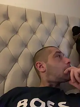 Snapshot of Kinkycouple142 chatting on February 5, 2026, 9:19 pm Kinkycouple142 online show from February 5, 2026, 9:19 pm