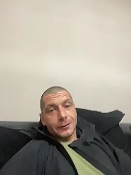 Snapshot of Kinkycouple142 chatting on February 19, 2026, 11:01 pm Kinkycouple142 online show from February 19, 2026, 11:01 pm