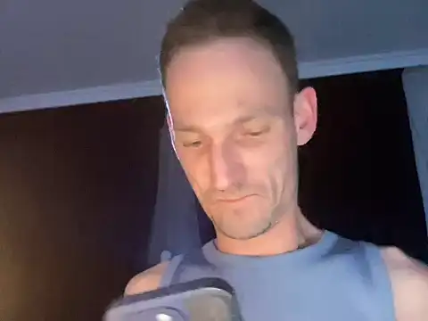 Hotcrazy235 online show from November 12, 2025, 11:36 pm