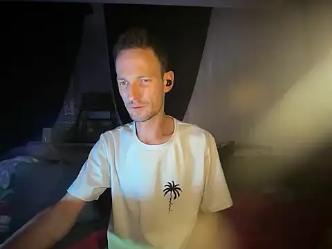 Hotcrazy235 online show from November 26, 2025, 12:44 am