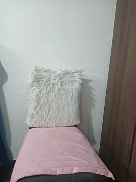 Little-Sammy online show from November 23, 2025, 7:46 pm