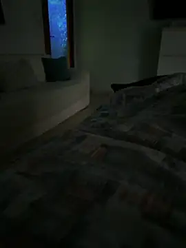 Snapshot of simeonehivd chatting on December 21, 2025, 3:30 pm simeonehivd online show from December 21, 2025, 3:30 pm