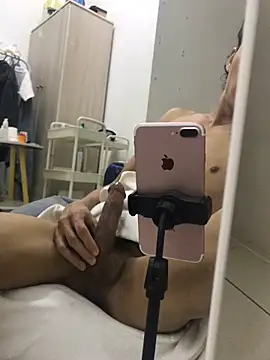 Snapshot of kimbrad chatting on February 23, 2026, 10:45 am kimbrad online show from February 23, 2026, 10:45 am