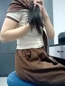   Anna    online show from December 17, 2025, 12:38 am