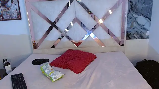 tael novacs online show from December 14, 2025, 3:12 am