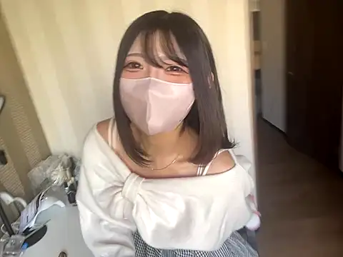 Snapshot of amu_nyan_cute chatting on November 14, 2025, 4:11 am amu nyan cute online show from November 14, 2025, 4:11 am