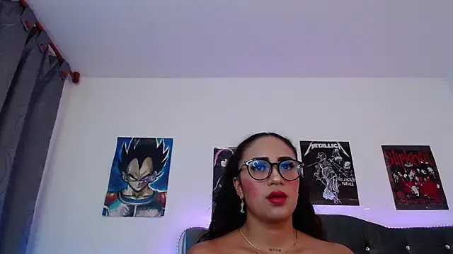 lunabritton1 online show from February 15, 2026, 4:09 am