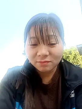 Snapshot of vangkt-cute chatting on February 21, 2026, 8:15 am vangkt-cute online show from February 21, 2026, 8:15 am