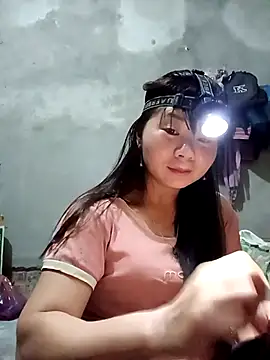 Snapshot of vangkt-cute chatting on February 25, 2026, 8:51 pm vangkt-cute online show from February 25, 2026, 8:51 pm