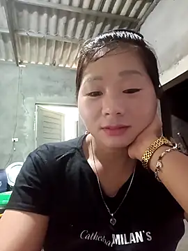 Snapshot of vangkt-cute chatting on March 2, 2026, 7:37 am vangkt-cute online show from March 2, 2026, 7:37 am